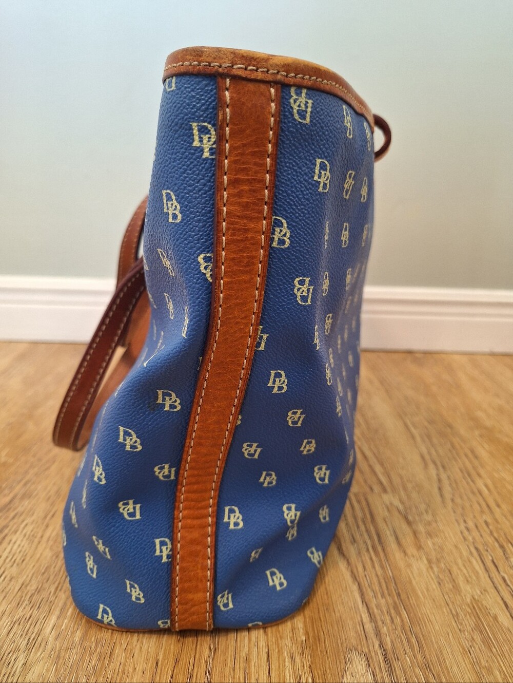 Dooney & Bourke Gretta Leisure Shopper Tote - Picture 5 of 11
